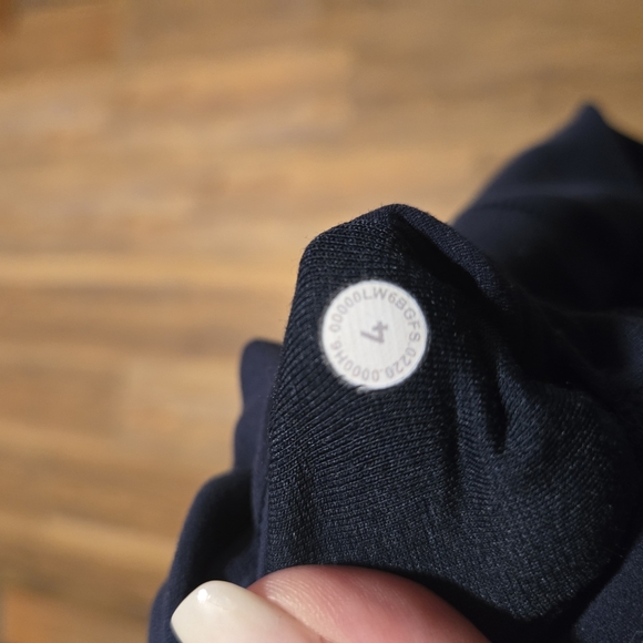 Lululemon Black Leggings (FLAWED) - Picture 6 of 7